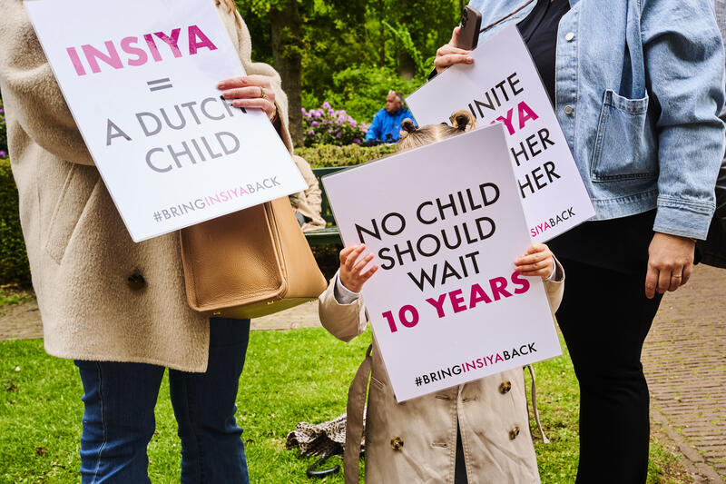 Nadia asks for attention for her kidnapped daughter Insiya at Huis ten Bosch