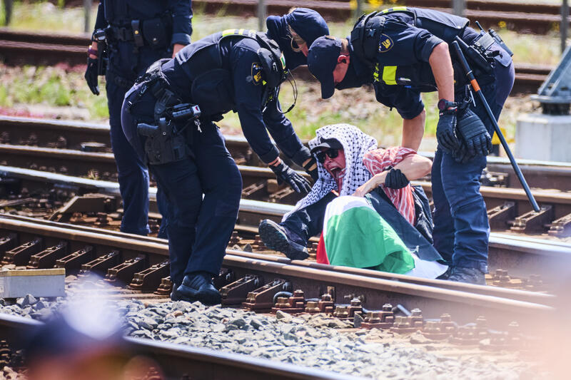 Railway blockade by activist group Extinction Rebellion
