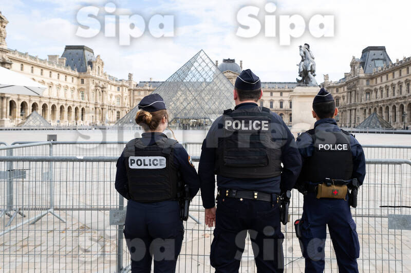 Robbery in the Louvre