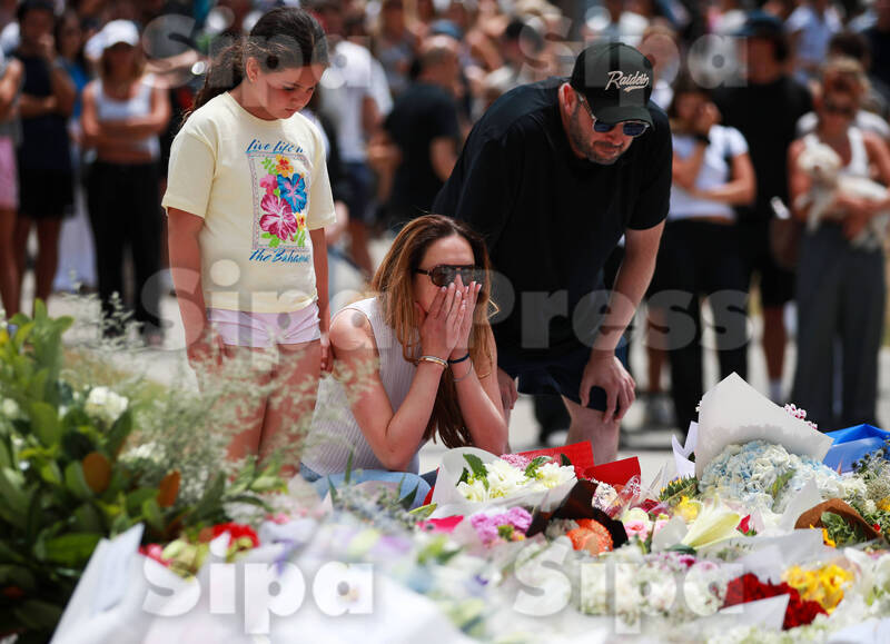 Mass shooting at Bondi Beach