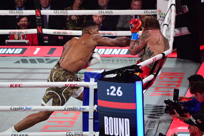 Anthony Joshua knocks out Jake Paul 